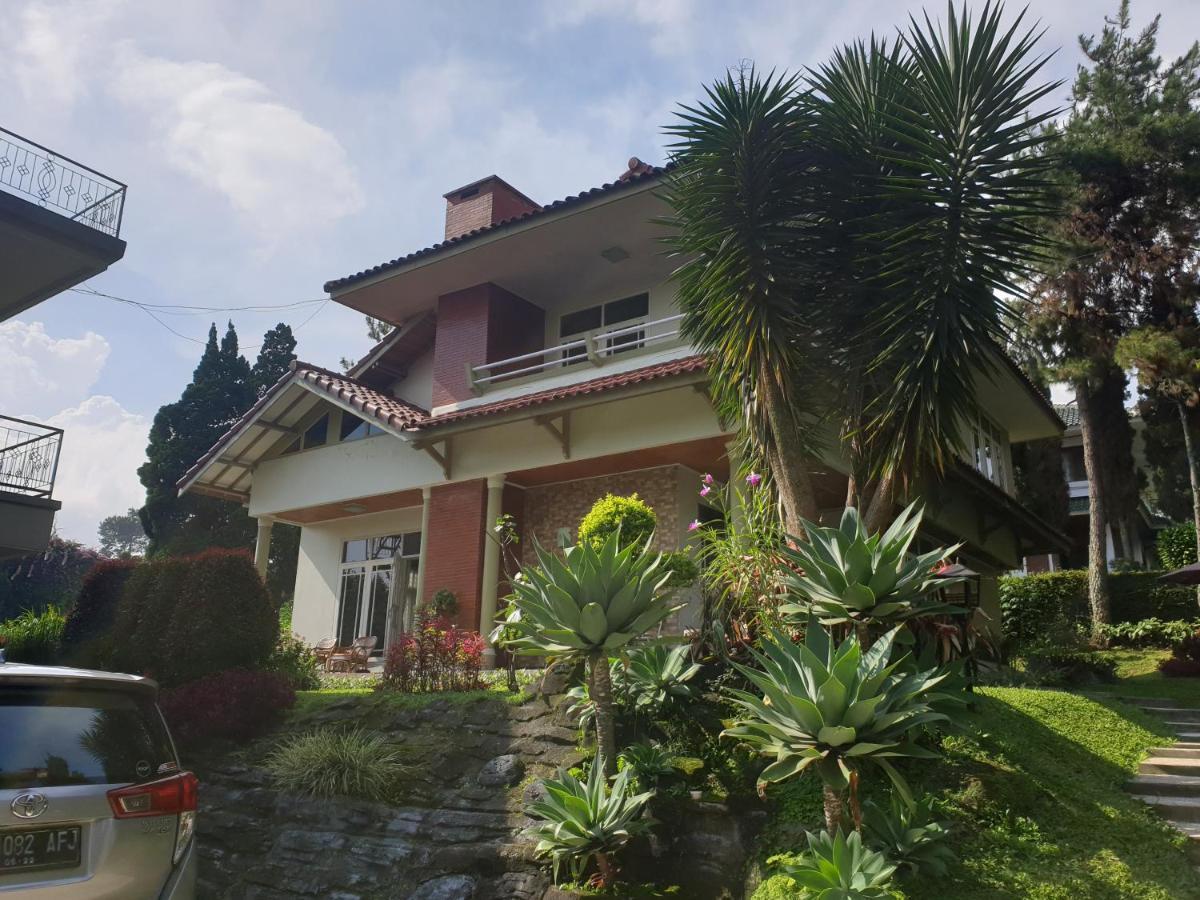 Villa Bougenvile Lembang Asri Ngoại thất bức ảnh