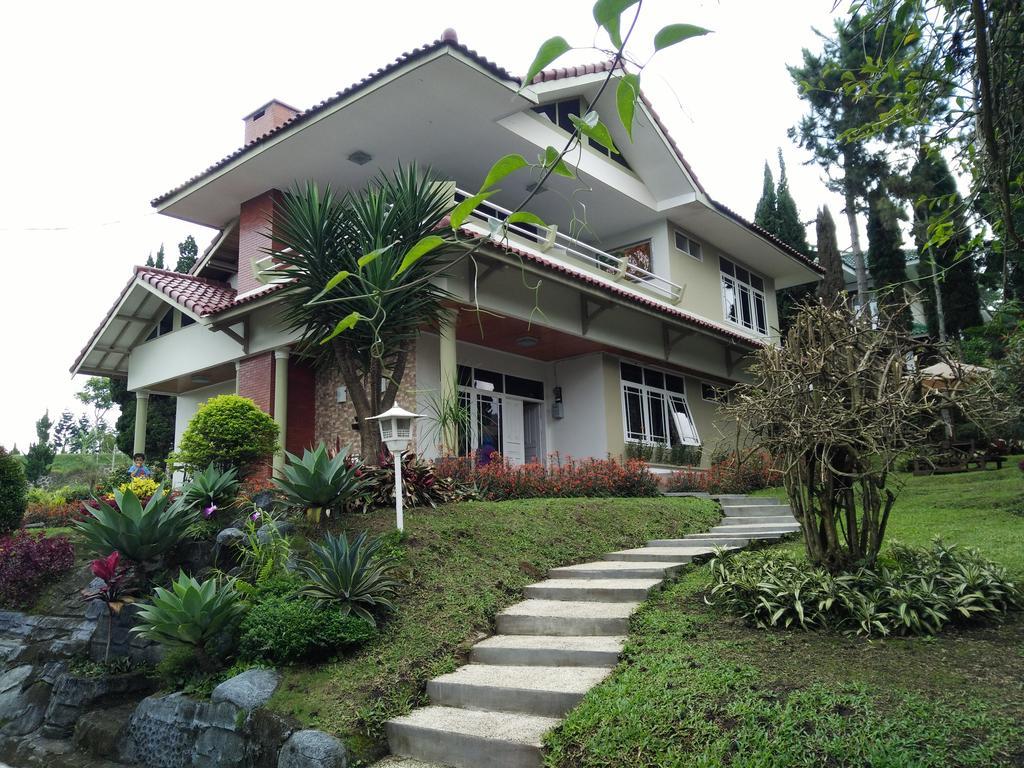 Villa Bougenvile Lembang Asri Ngoại thất bức ảnh
